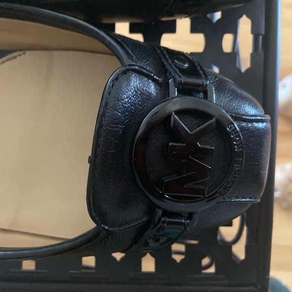 MICHAEL Michael Kors Black Flats. Size 8 - Picture 2 of 6